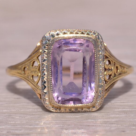Amethyst Ring in Yellow Gold